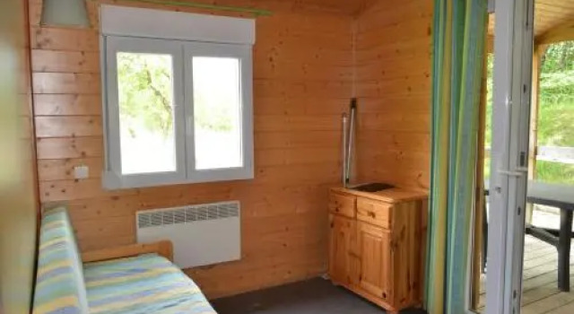 Camping Le Couriou, Rezerwuj Pole kempingowe Kempingi i glamping w Owernia, Pole kempingowe