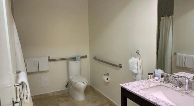 Четырёхместный номер Standard Munras Inn