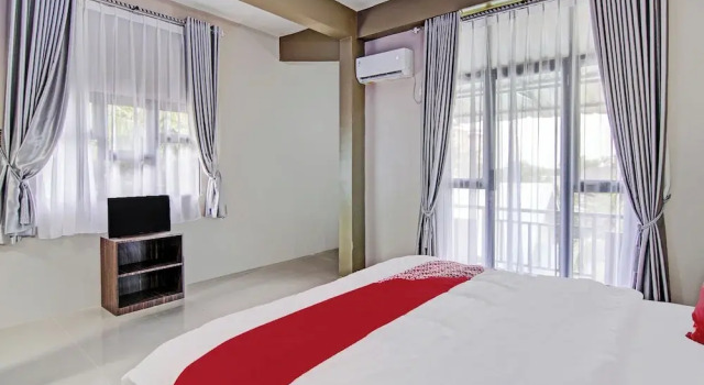 Hotel O Penginapan Thoybah Syariah Near Pondok Pesantren UMAR BIN KHATAB km 9 garuda sakti, Book Hotel Pekanbaru 