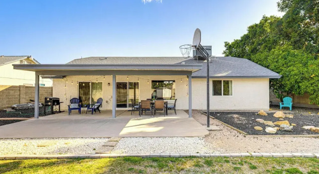 Коттедж Southwest Getaway w/ Fenced Yard in Chandler!