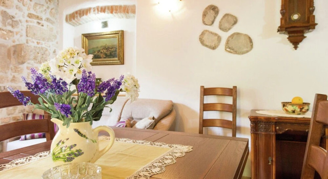 Beautiful Holiday in Krk Town, with Wifi And Roof Terrace, 300 Meters From Beach, Забронировать Дом для отпуска Виллы Крка, рядом с Krk Harbour, Вилла
