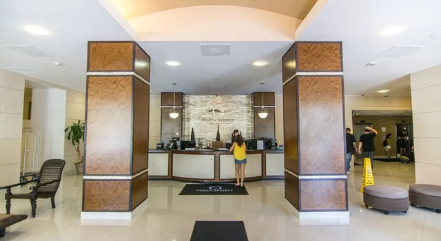 O. Reserve Condominium 2 Bedrooms 2 Bathrooms Condo, Varaa Huoneisto Hotellit Miami Beach uima-altaalla, Uima-allas