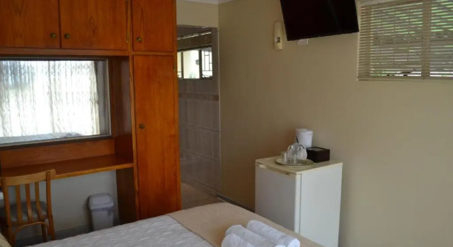 Kamogelo Guest House, Reservar Casa de hóspedes Hotéis em Ga-Ramoga com piscina, Piscina