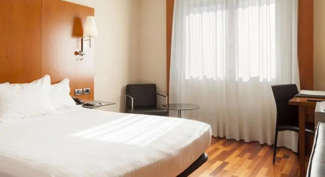 Трёхместный номер Standard AC Hotel Tarragona by Marriott