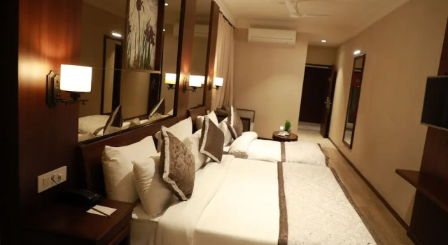 Двухместный номер Deluxe Hotel Golden Tower Near Heritage Street