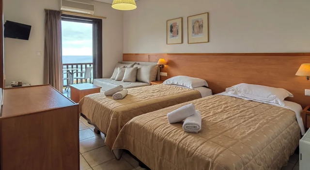 Двухместный номер Standard c 1 комнатой с видом на море Corali Hotel