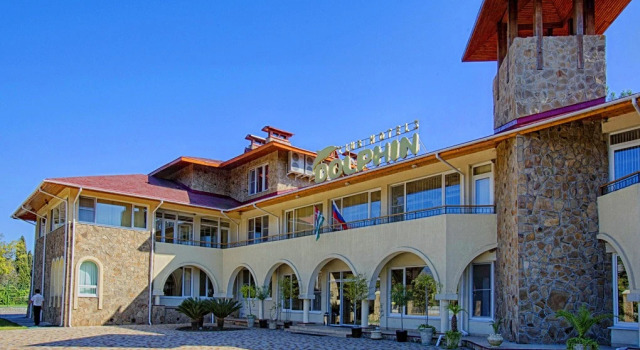 Delfin Hotel, Book Hotel Hoteller i Pitsunda med pool, Swimmingpool