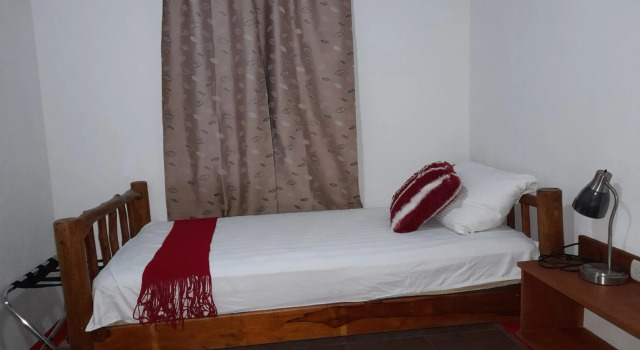 Hostal Blood Moon, Rezerwuj Hotel Hotele w Rio Dulce z parkingiem, Parking