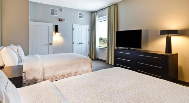 Четырёхместный люкс c 1 комнатой Residence Inn by Marriott Cincinnati Northeast/Mason