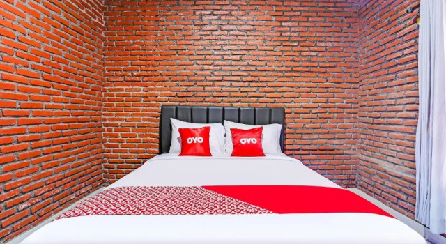 Люкс SPOT ON 90882 Sari Homestay Near Garuda Wisnu Kencana