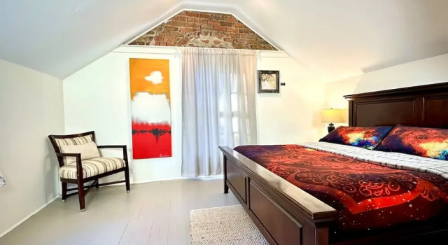 Amazing Historic 1800s Carriage House, Boek Appartement Hotels in Raton met parkeren, Parkeren