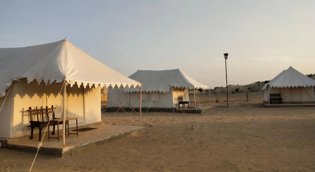 Pal Rajah Resort, Varaa Lomakeskus Hotellit Khuri aamiaisella, Aamiainen