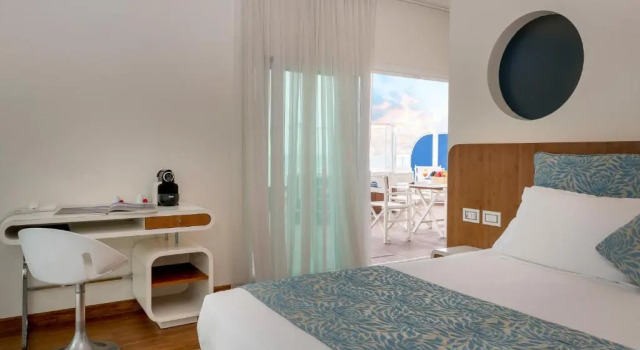 Полулюкс T-Suite Hotel
