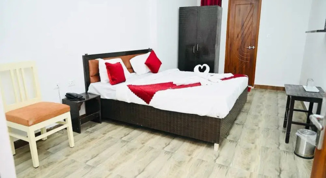 Hotel Rituraj, Забронировать Отель Лакхнау штат Уттар-Прадеш, рядом с Торговый центр Fun Republic (Лакхнау)
