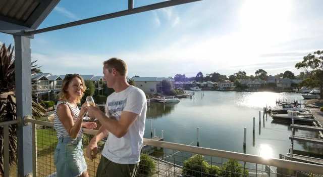 Номер Standard с 2 комнатами с видом на воду Captains Cove Resort - Absolute Waterfront Apartments