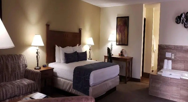 Люкс с 3 комнатами Best Western Paint Pony Lodge