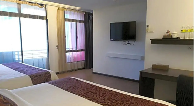 Семейный номер Premium с балконом J Suites Hotel