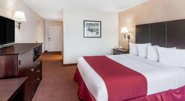Двухместный номер Standard Quality Inn & Suites