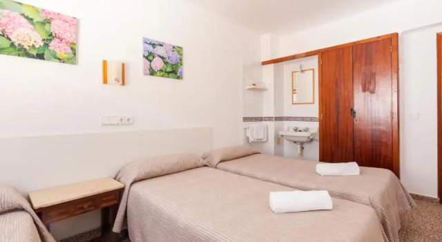 Трёхместный номер Standard Hostal Las Nieves
