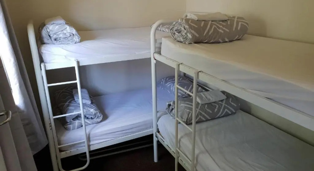 Номер Standard Camellia Court Family Motel
