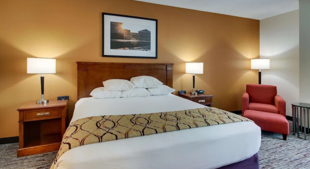 Двухместный номер Standard с 2 комнатами Drury Inn & Suites Meridian