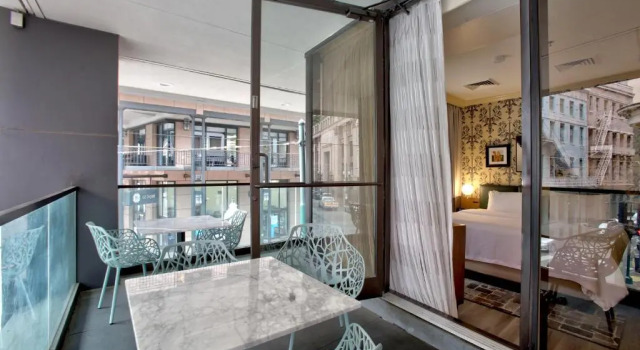 Двухместный номер Premium с видом на город Royal St. Charles Hotel