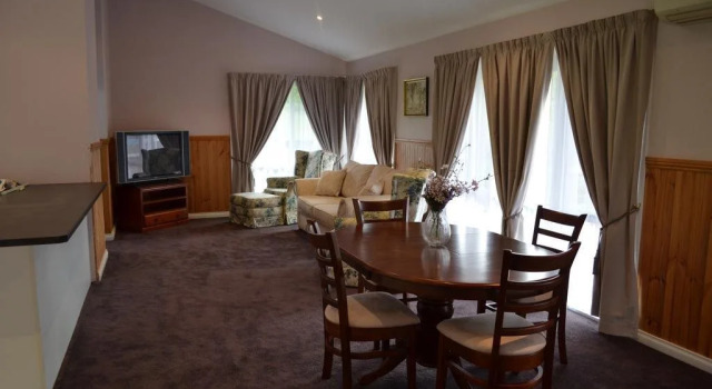 Twin Springs Bed & Breakfast, Забронировать Отель Отели Долины Ярра с парковкой, Парковка