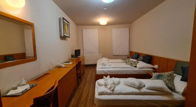 Люкс Deluxe István Hotel&Étterem