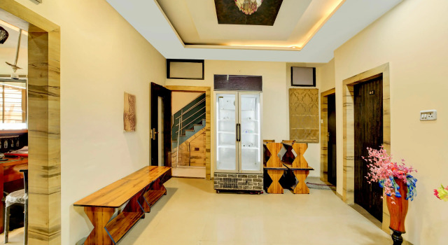 Super Collection O ISKCON Radha Govind Formerly Hotel Shivom, Забронировать Отель Отели штата Махараштры 3 звезды, 3*