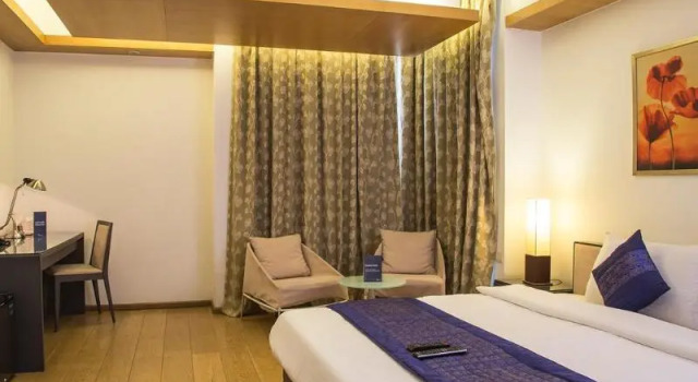 Номер Standard FabHotel Raj Darbar Iffco