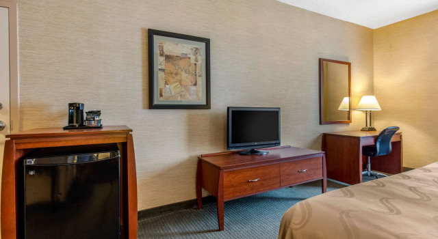 Comfort Inn & Suites Benton, Book Hotel Benton Illinois