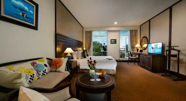 Люкс с балконом и с видом на город Hotel Zephyr Suites Boutique