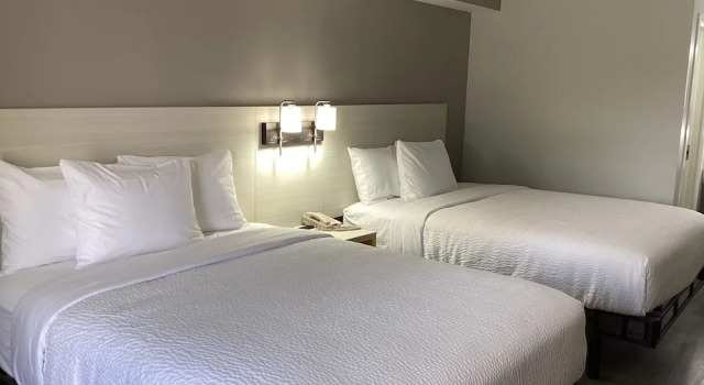 Четырёхместный номер Standard Days-Inn by Wyndham Baltimore Northwest