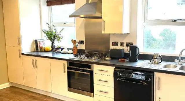 Luxurious two-bedroom apartment in the centre of Peterborough, Varaa Huoneisto Asunnot kohteessa Merseyside, Huoneisto