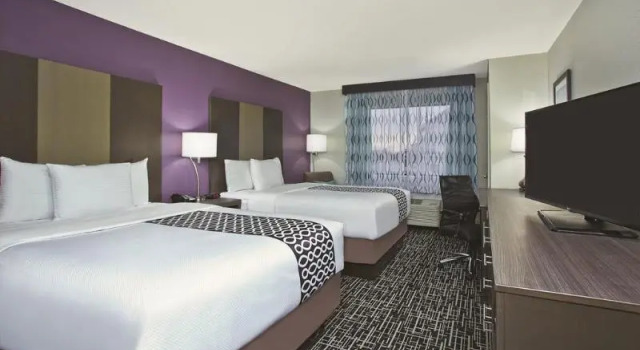 Номер Standard La Quinta Inn & Suites by Wyndham Fairborn Wright