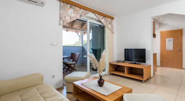 Mare 10, Varaa Hotelli Hotellit Kvarner Islands uima-altaalla, Uima-allas