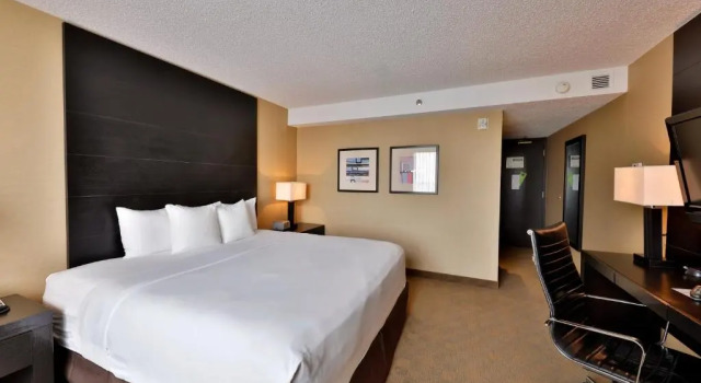 Номер Standard Edmonton Hotel & Convention Center Edmonton