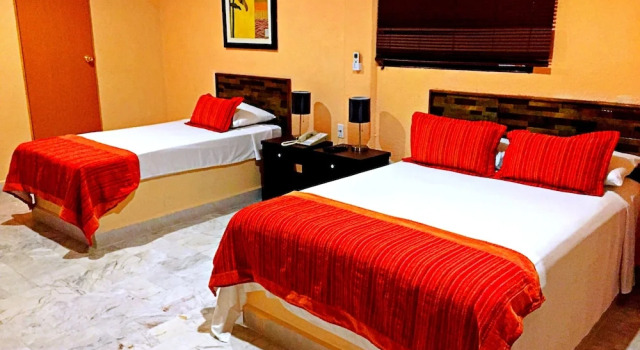 Трёхместный номер Standard Hotel Versalles Suites