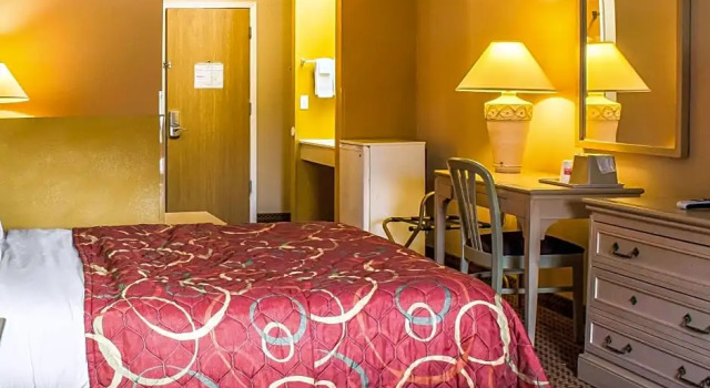 Четырёхместный люкс Econo Lodge Inn & Suites Walnut