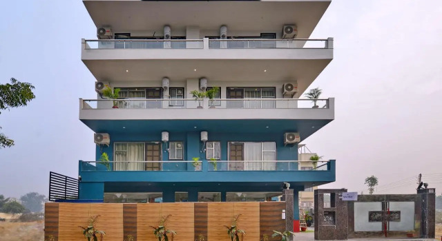 Hotel Wedlocks 38 Avenue, Забронировать Отель Гургаон Gurgaon Region, рядом с Apollo Tyres Ltd