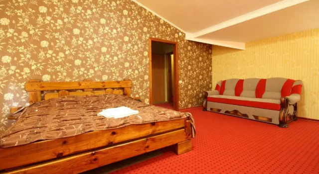 Chagari Hotel, Boek Hotel Lypnyky 