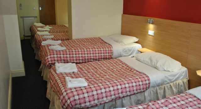 Семейный номер Standard Carlton Hotel