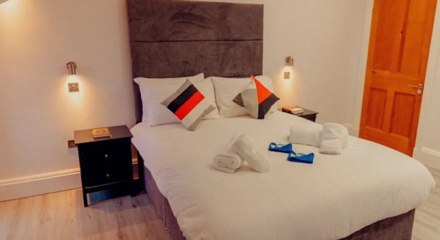 Standard Doppel Zimmer Mayfield Suites