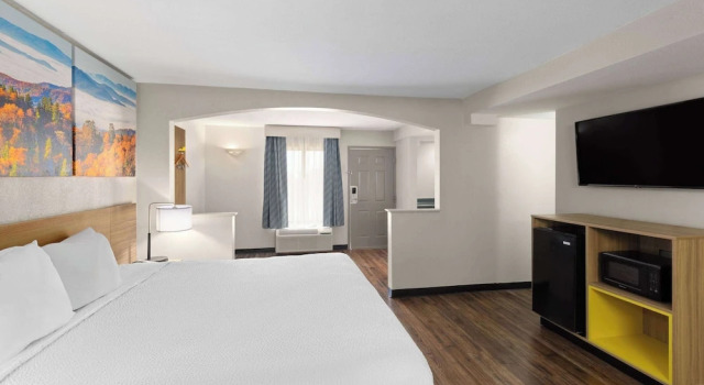 Двухместная студия Days Inn by Wyndham Clarksville North EXIT 4