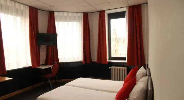 Четырёхместный семейный номер Standard Hotel De Spiegel