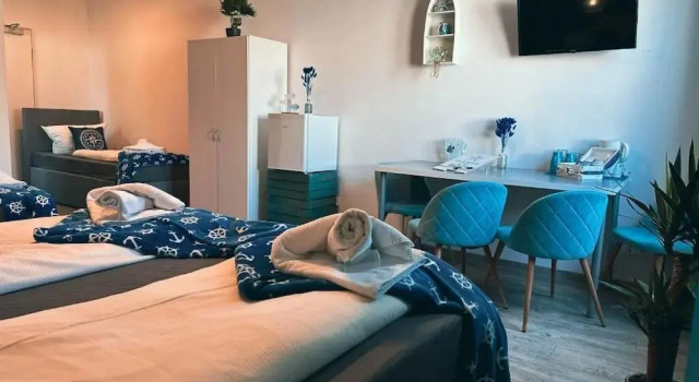 Четырёхместный номер Comfort Orca Hotel