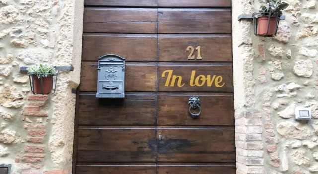Suite in Love 21 by Zoom in Earth (Adults Only)