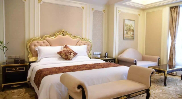 Huanghe Grand Hotel, Book Hotel Hotels in Taizhou with Parking, Parking