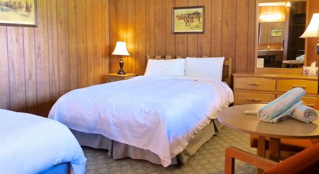 Sundance Guest Ranch, Boek Pension Hotels in Brits Columbia met parkeren, Parkeren
