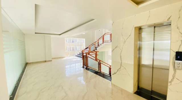 Hotel Holiday Grand Near Expo Mart